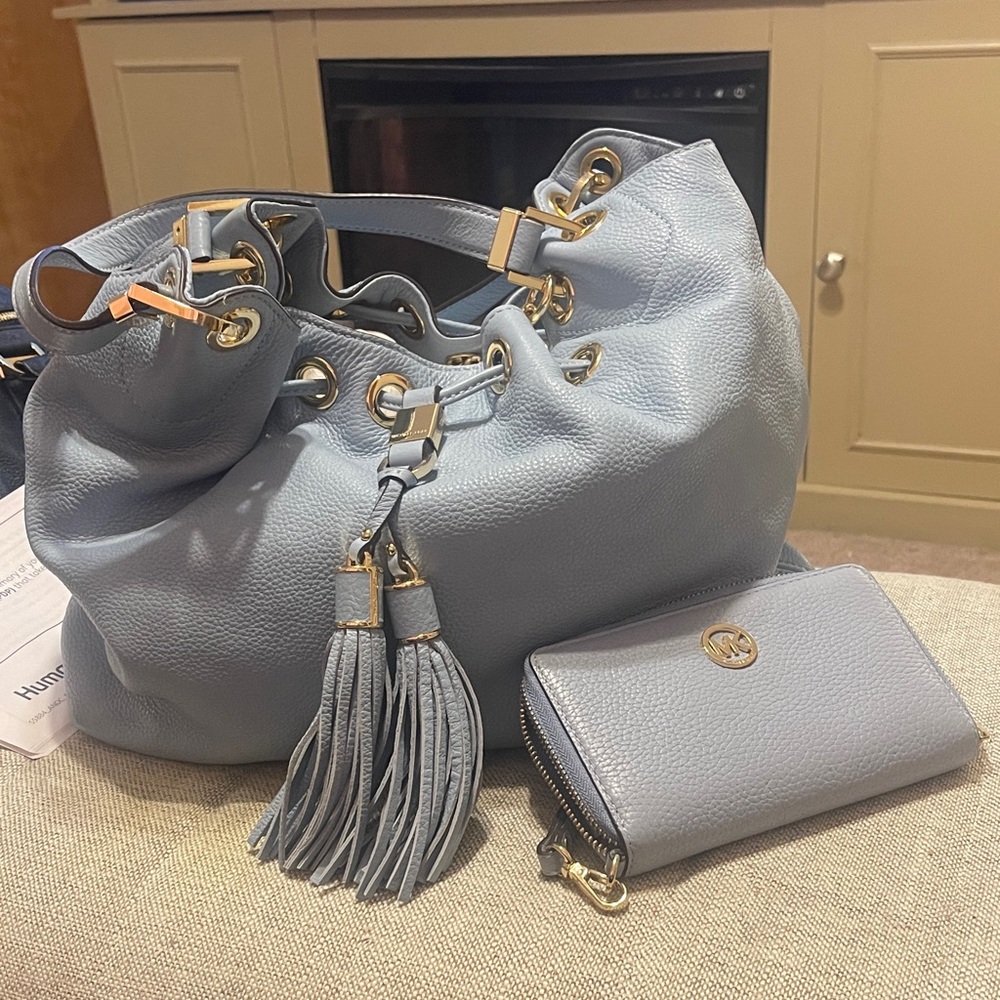 Elegant Blue Leather Tote Bag with Wallet